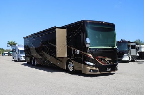 2016 Tiffin Motor Homes Phaeton 42LH