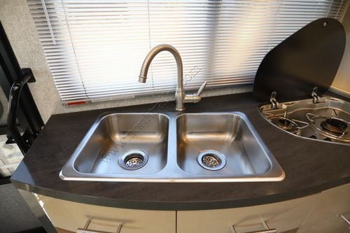 2017 Winnebago Navion 24J