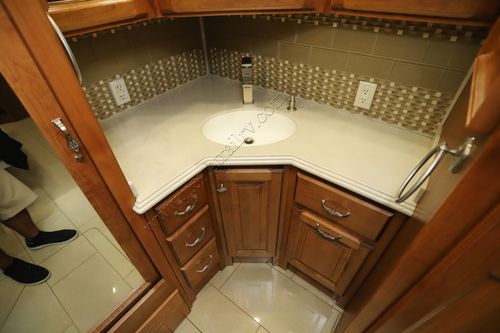 2016 Tiffin Motor Homes Phaeton 42LH