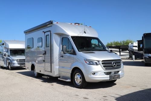2025 Pleasure-Way Plateau XLTS