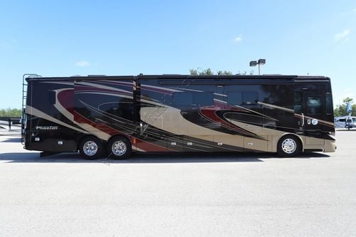 2016 Tiffin Motor Homes Phaeton 42LH