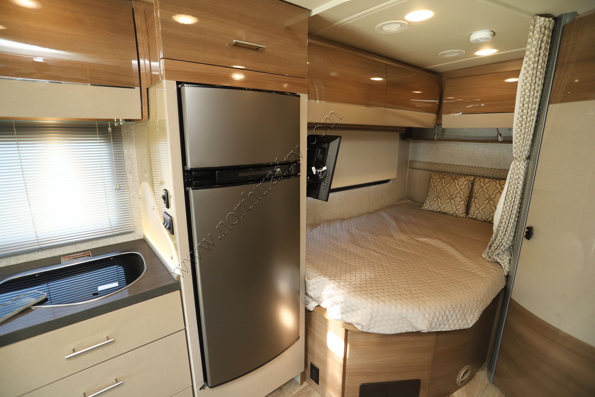 Used 2017 Winnebago Navion 24J Class C  For Sale