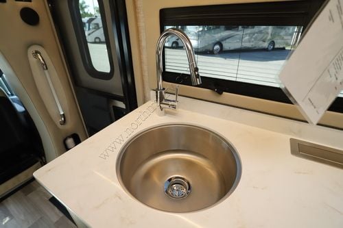 2026 Tiffin Motor Homes Wayfarer 25XRW