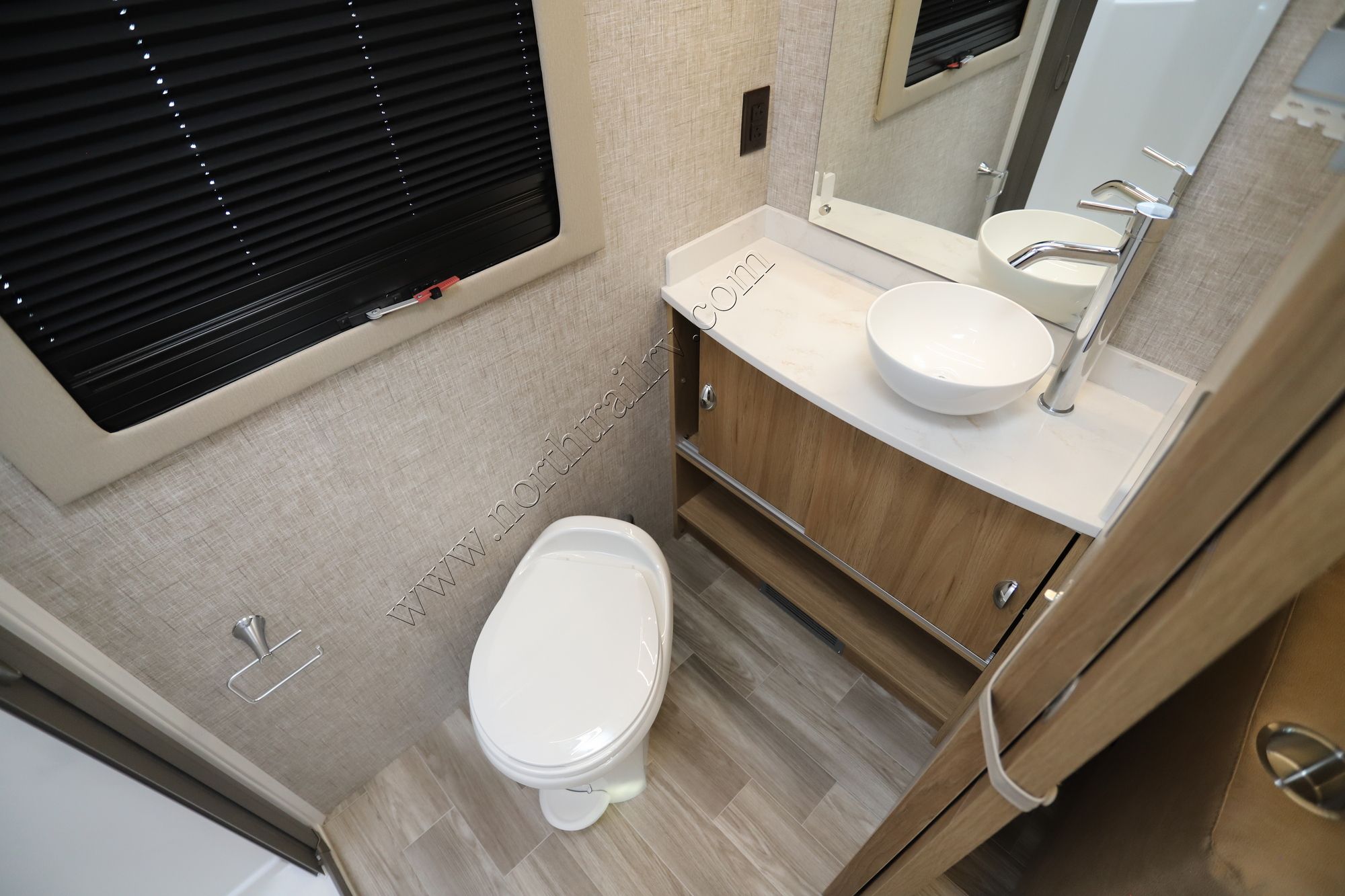 New 2026 Tiffin Motor Homes Wayfarer 25XRW Class C  For Sale