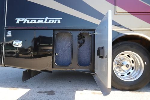 2016 Tiffin Motor Homes Phaeton 42LH