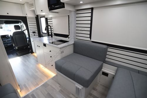 2025 Pleasure-Way Plateau XLTS