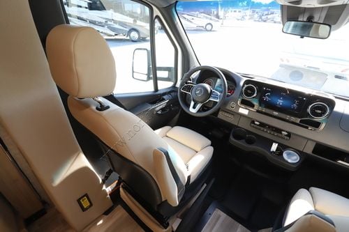 2026 Tiffin Motor Homes Wayfarer 25XRW