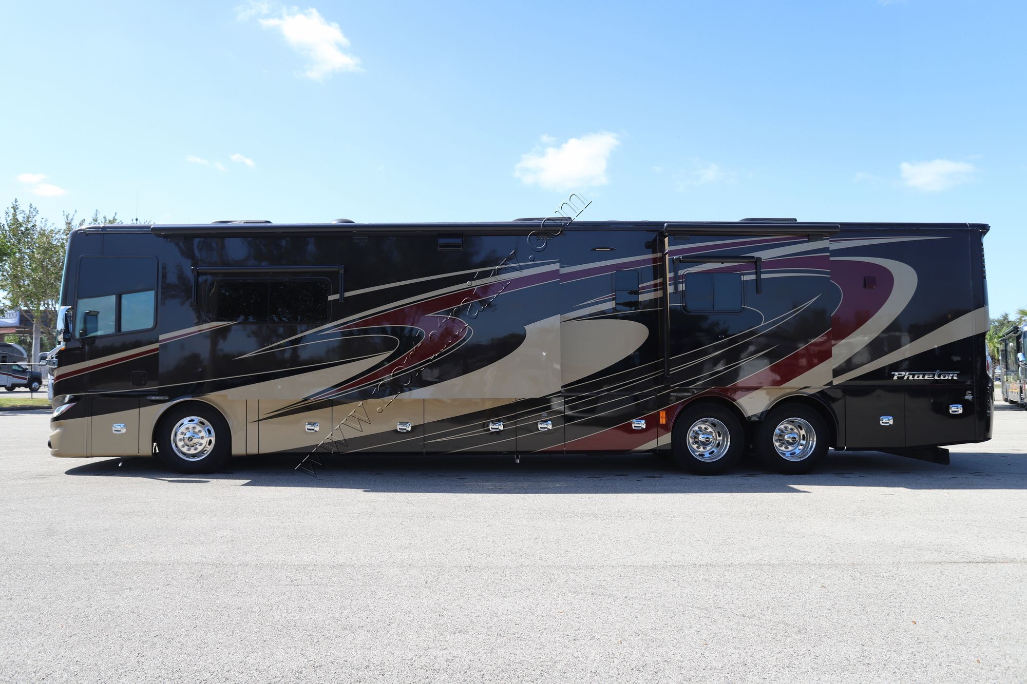Used 2016 Tiffin Motor Homes Phaeton 42LH Class A  For Sale