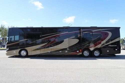 2016 Tiffin Motor Homes Phaeton 42LH