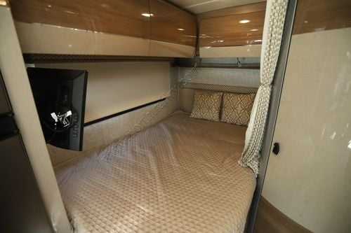2017 Winnebago Navion 24J