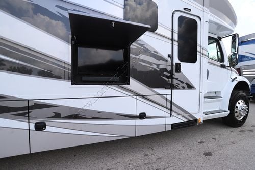 2025 Renegade Rv Verona 36VSB Super C