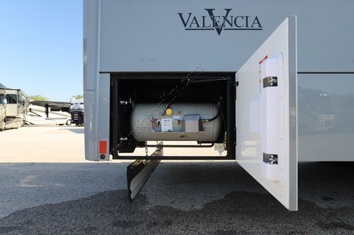 2025 Renegade Rv Valencia 36SB Super C