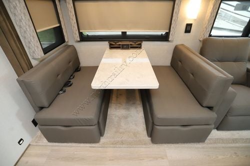 2025 Renegade Rv Verona 36VSB Super C
