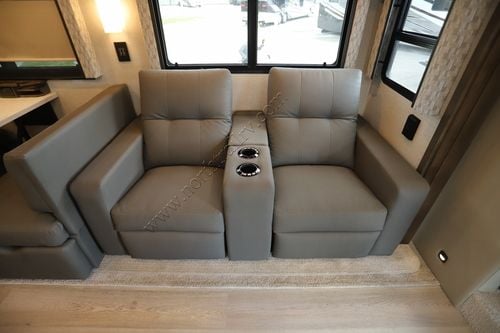 2025 Renegade Rv Verona 36VSB Super C