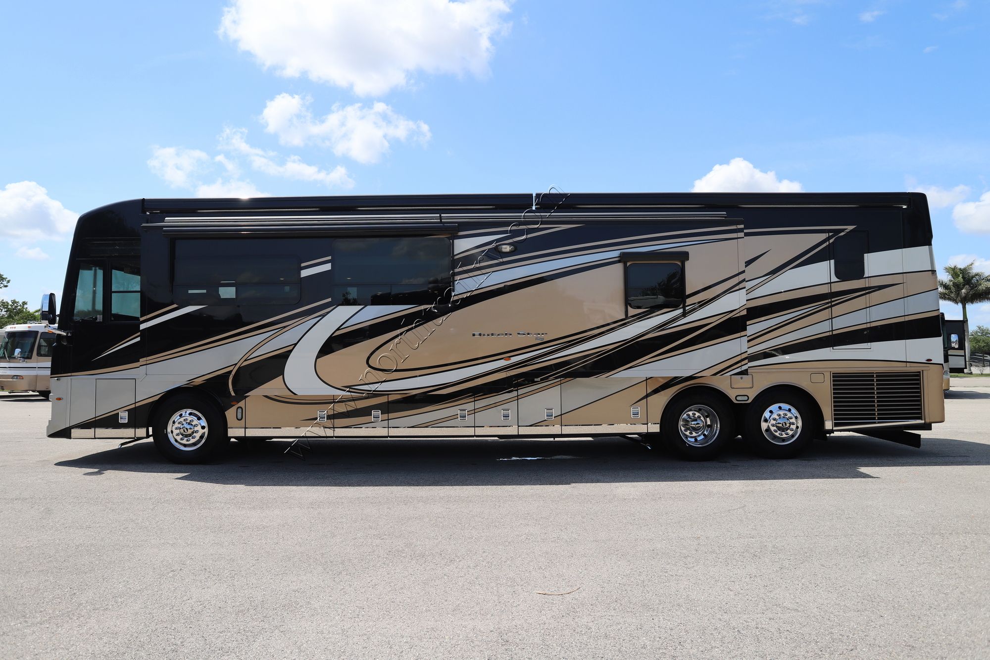 Used 2021 Newmar Dutch Star 4369 Class A  For Sale