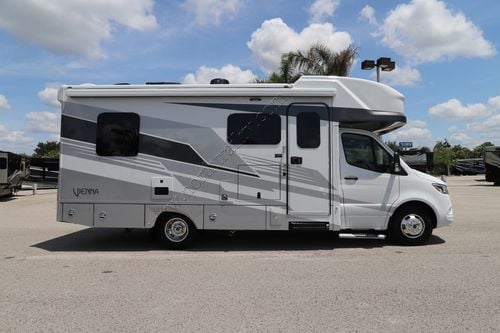 2025 Renegade Rv Vienna 25FWC Class C