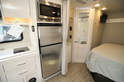 2025 Renegade Rv Vienna 25FWC Class C