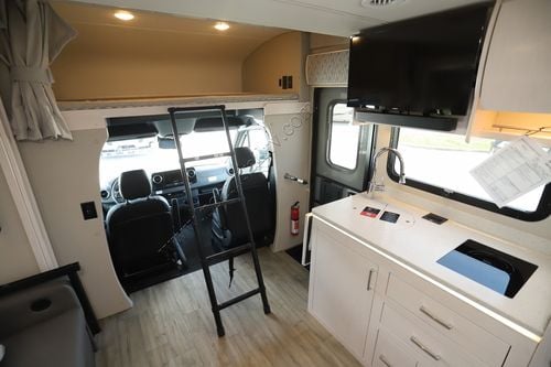 2025 Renegade Rv Vienna 25FWC Class C