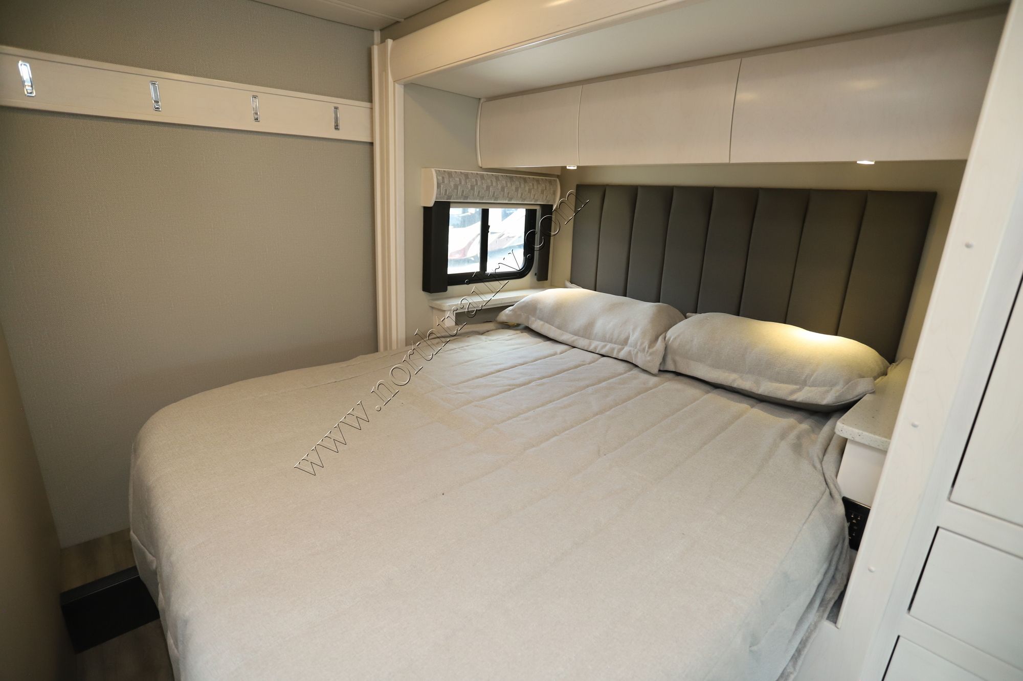 New 2025 Renegade Rv Vienna 25FWC Class C  For Sale