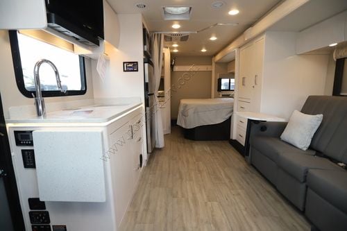 2025 Renegade Rv Vienna 25FWC Class C