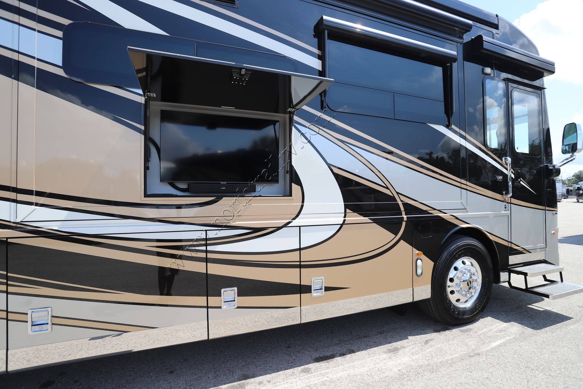 Used 2021 Newmar Dutch Star 4369 Class A  For Sale