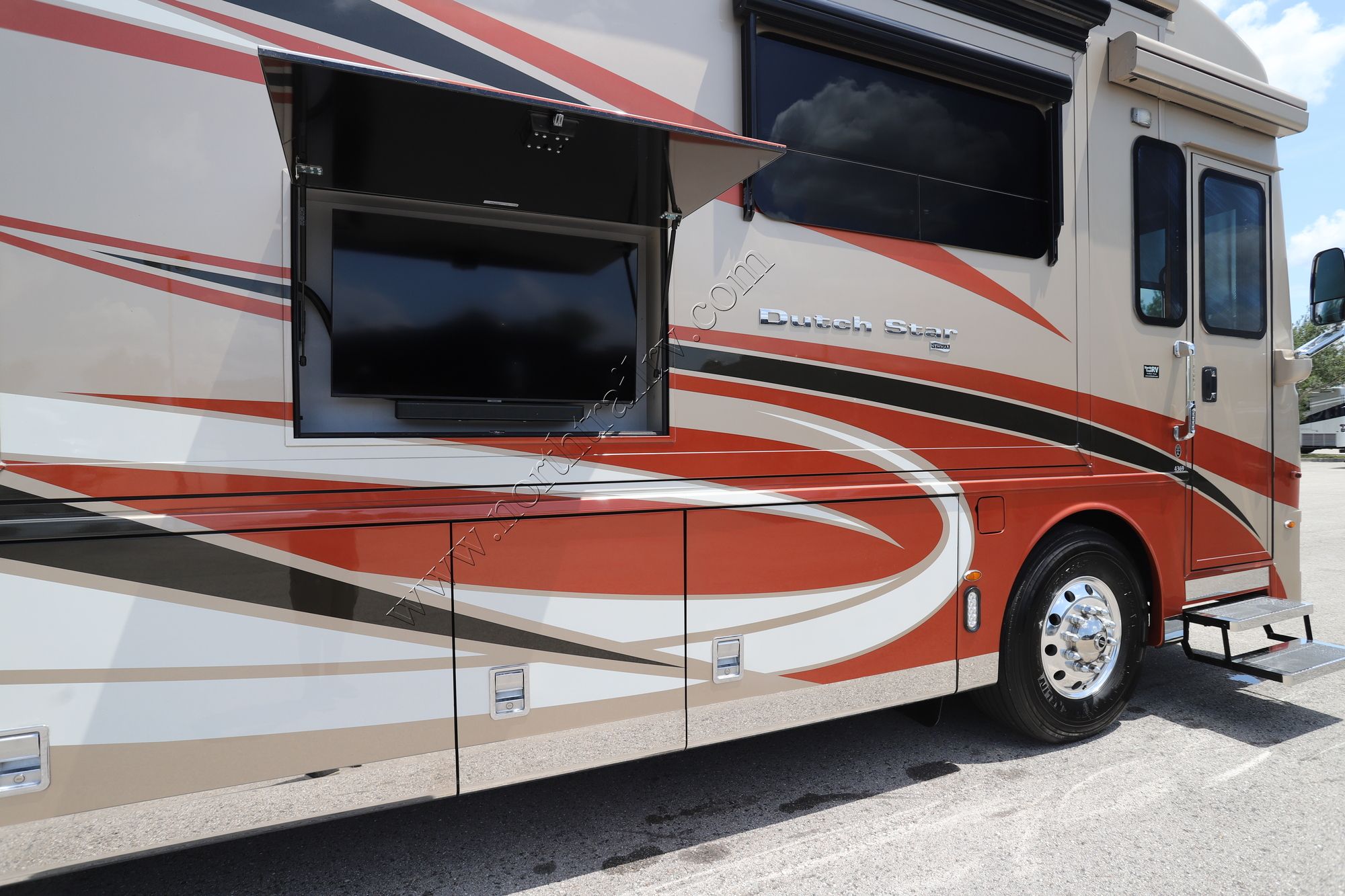 Used 2022 Newmar Dutch Star 4369 Class A  For Sale