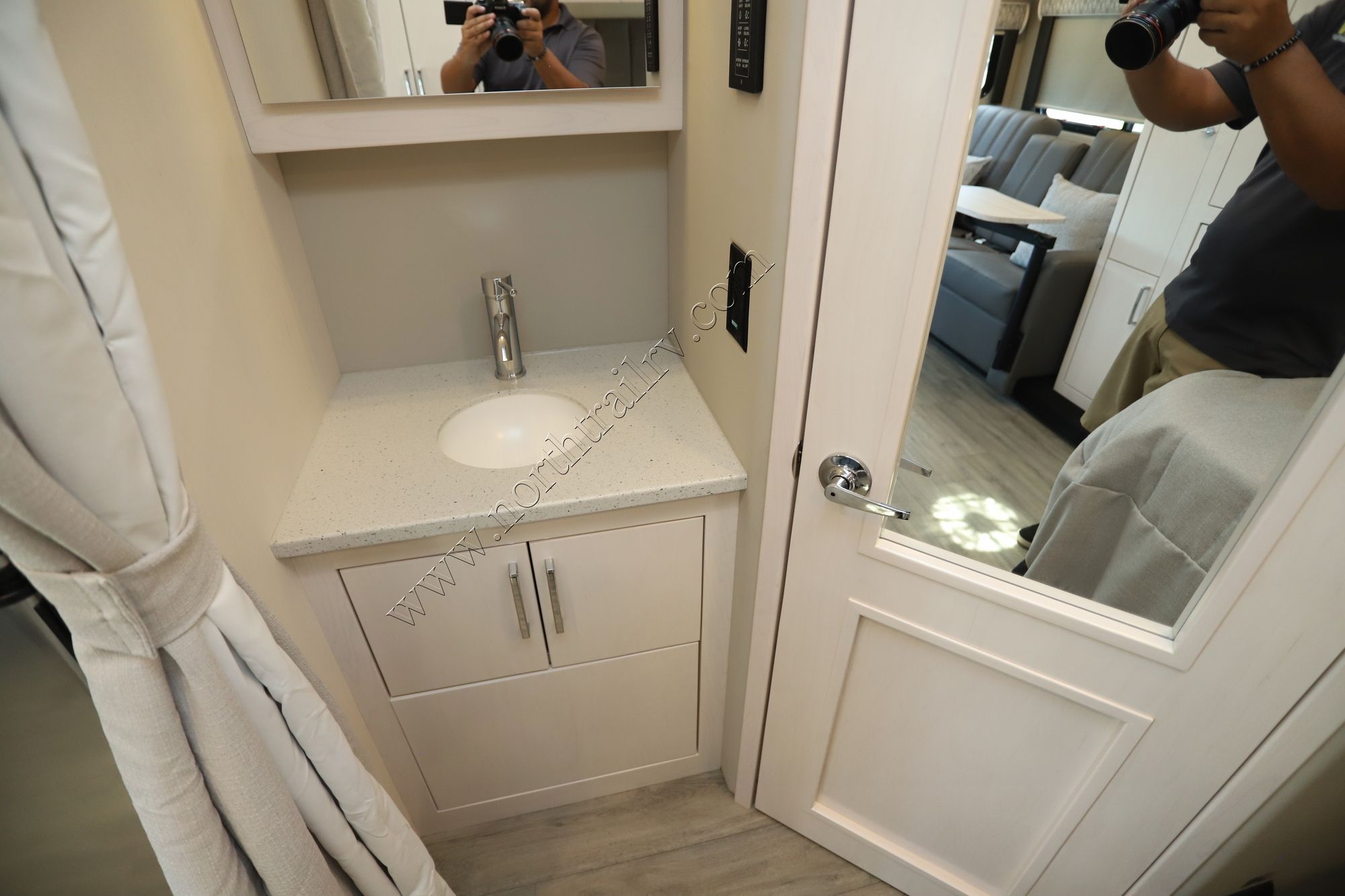 New 2025 Renegade Rv Vienna 25FWC Class C  For Sale
