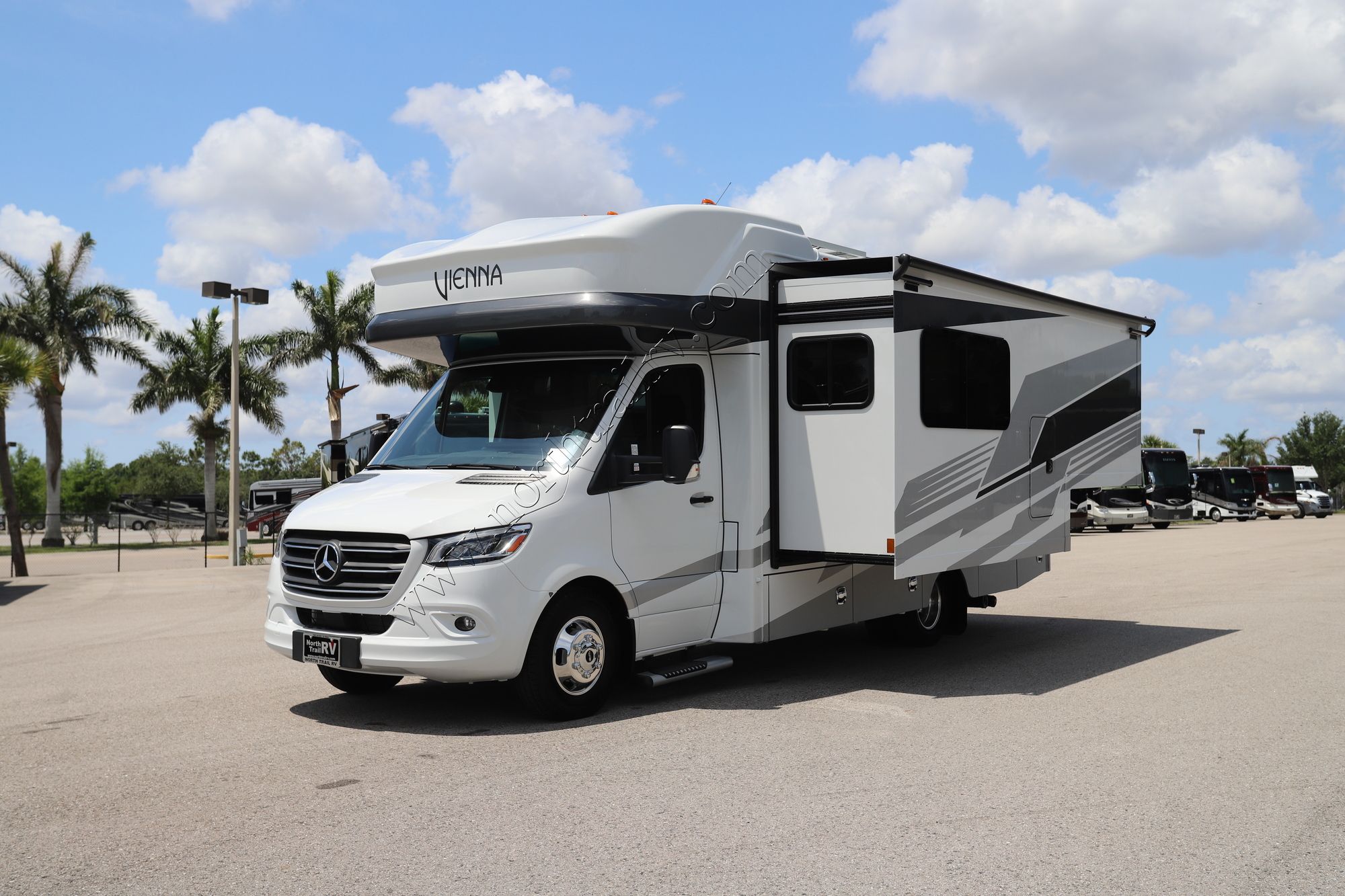 New 2025 Renegade Rv Vienna 25FWC Class C  For Sale