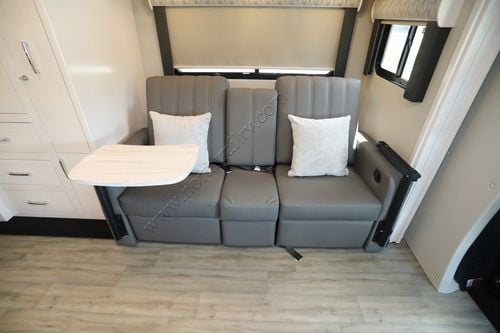 2025 Renegade Rv Vienna 25FWC Class C