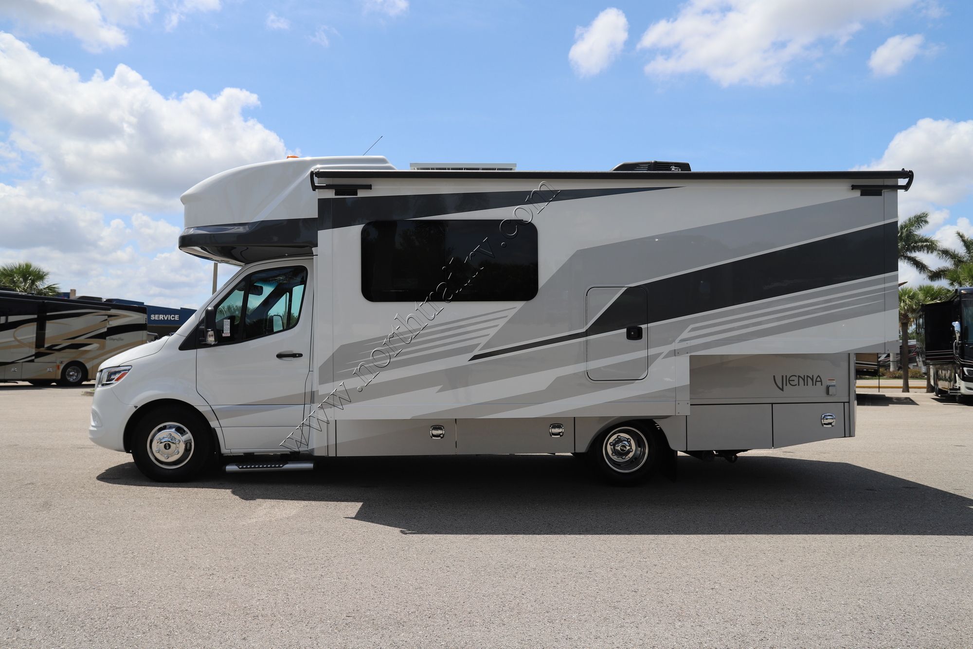 New 2025 Renegade Rv Vienna 25FWC Class C  For Sale