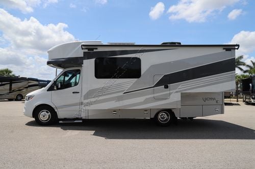2025 Renegade Rv Vienna 25FWC Class C