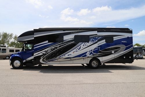 2022 Jayco Seneca Prestige 37K