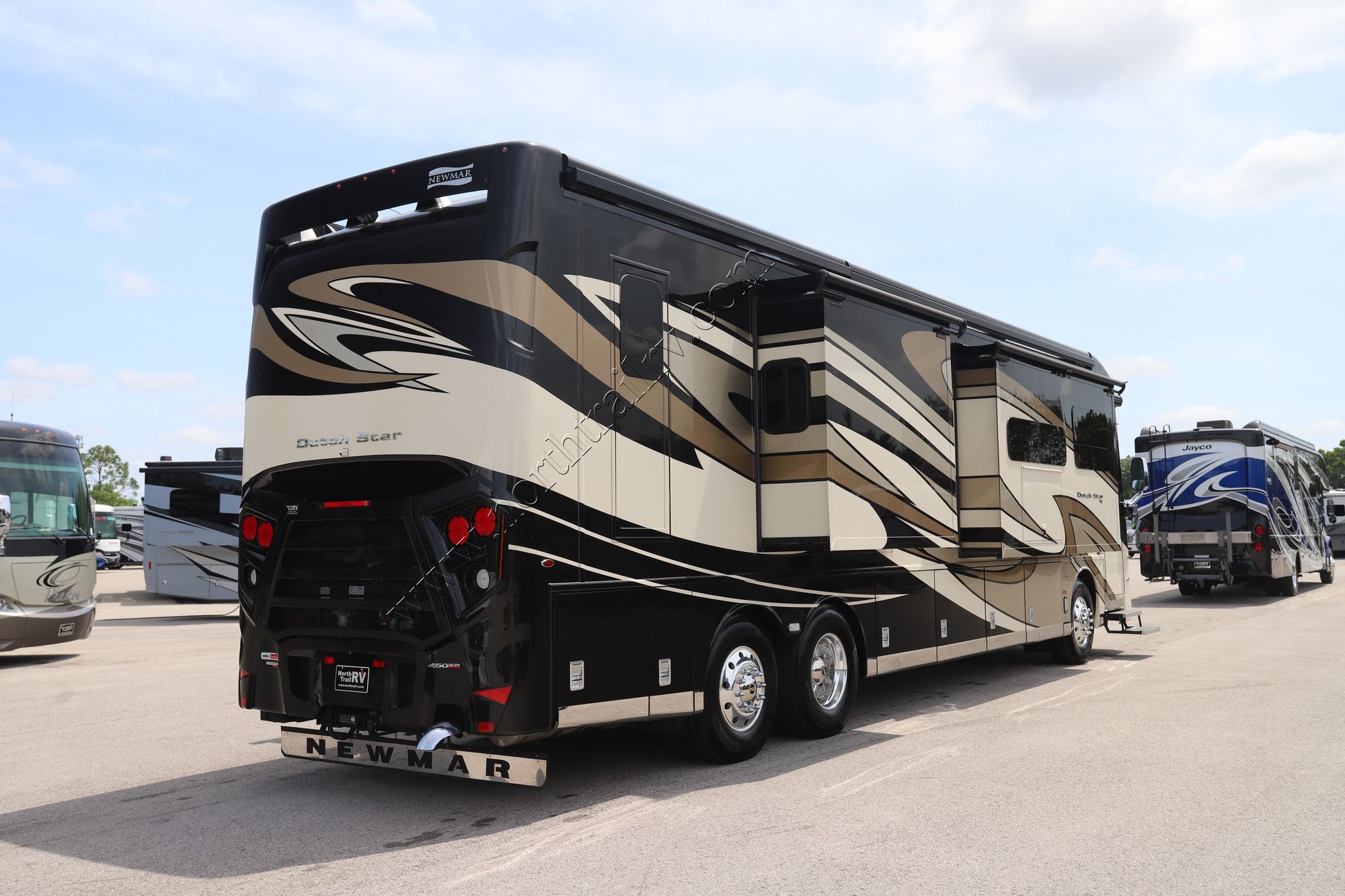 Used 2020 Newmar Dutch Star 4081 Class A  For Sale