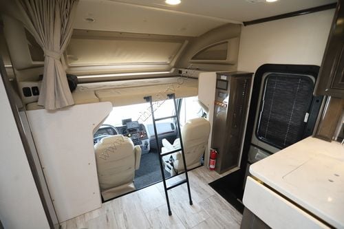 2022 Jayco Seneca Prestige 37K