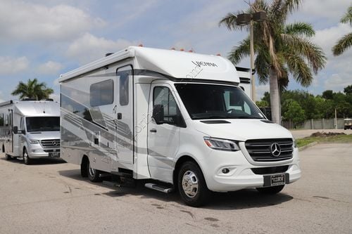 2025 Renegade Rv Vienna 25RML Class C