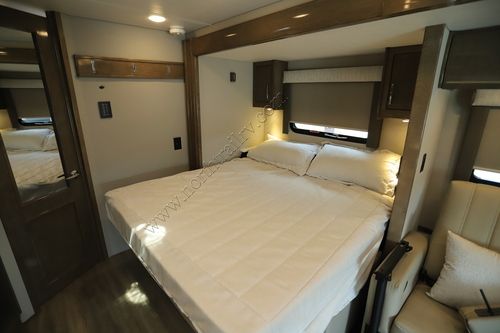 2025 Renegade Rv Vienna 25RML Class C