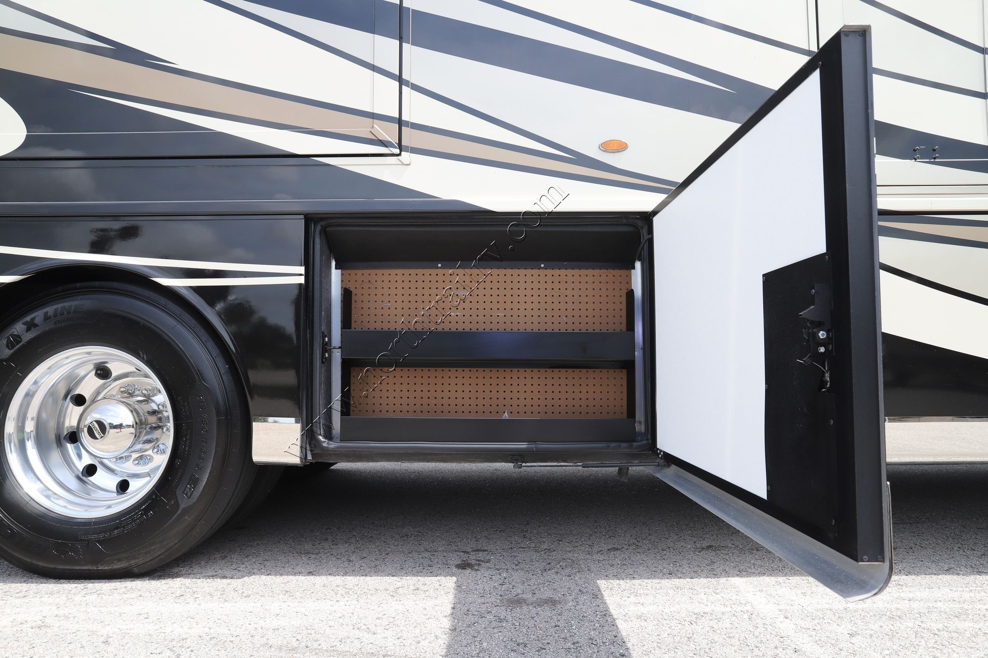 Used 2020 Newmar Dutch Star 4081 Class A  For Sale