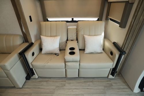 2025 Renegade Rv Vienna 25RML Class C