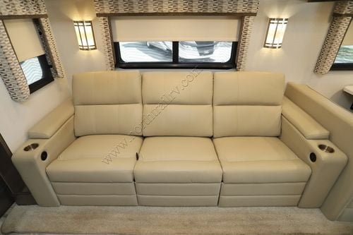 2022 Jayco Seneca Prestige 37K