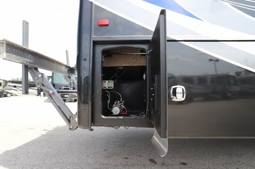 2022 Jayco Seneca Prestige 37K