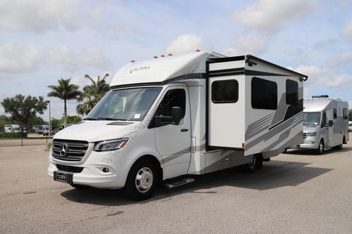 2025 Renegade Rv Vienna 25RML Class C