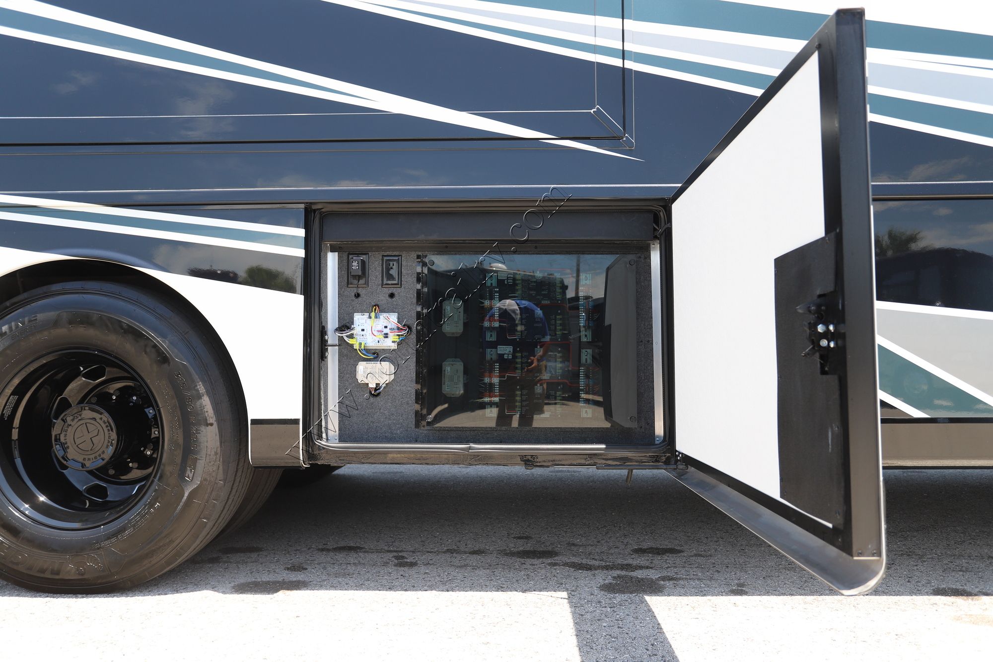 New 2025 Newmar Dutch Star 4369 Class A  For Sale