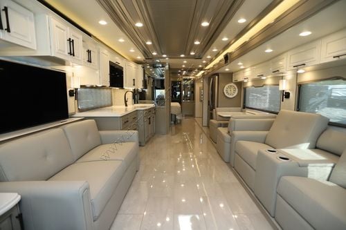 2025 Newmar London Aire 4551