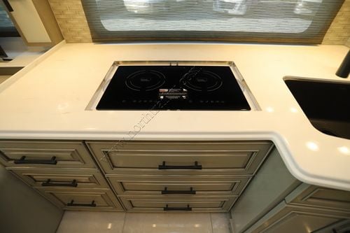 2025 Newmar London Aire 4551