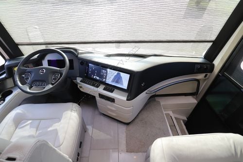 2025 Newmar London Aire 4551