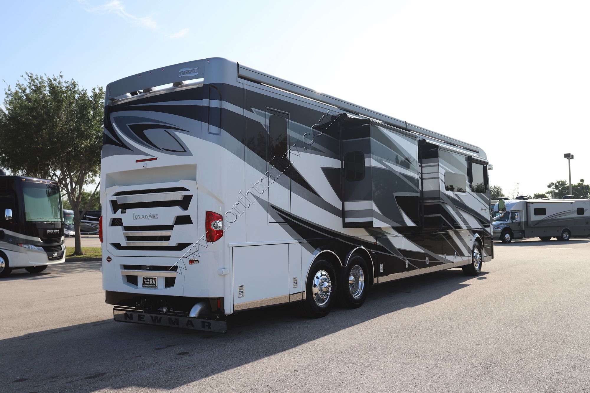 New 2025 Newmar London Aire 4551 Class A  For Sale