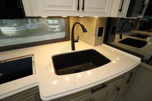 2025 Newmar London Aire 4551