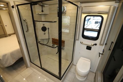 2025 Newmar London Aire 4551
