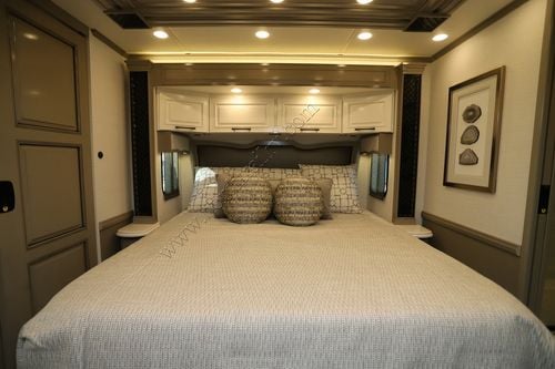 2025 Newmar London Aire 4551