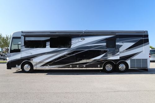 2025 Newmar London Aire 4551